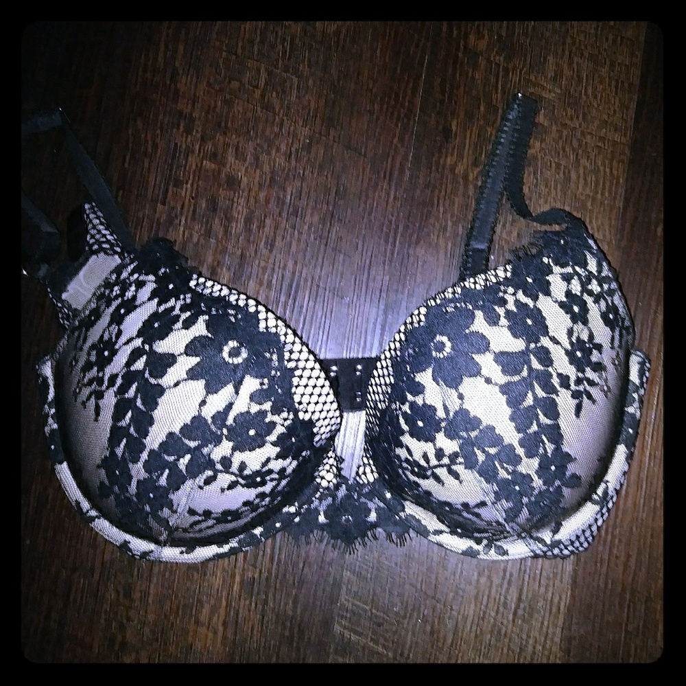 Like New 36D Victoria Secret Bra